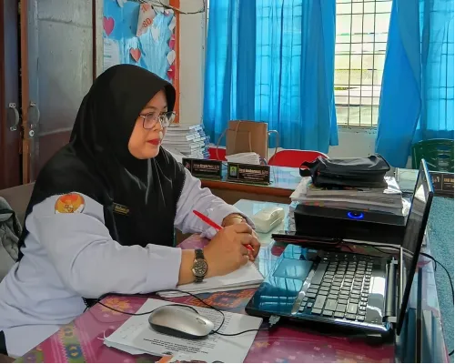 Guru MTsN Sibolga Ikuti Work Shop Pembuatan Model Ajar Berbasis KBC