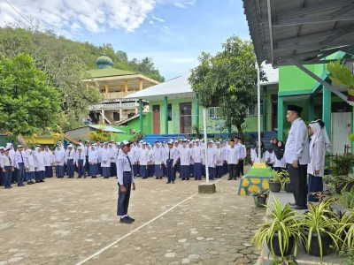 Kepala Madrasah Resmi Buka ATS TP.2026-2027 dan Pastikan Siswa Cermat Memahami Soal 