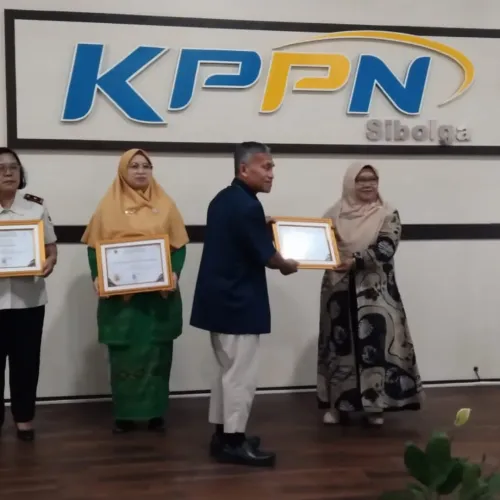 “MTsN Sibolga Kembali Raih Prestasi Gemilang, Tim Keuangan Sabet Peringkat Pertama Kinerja IKPA Terbaik Tahun 2025”
